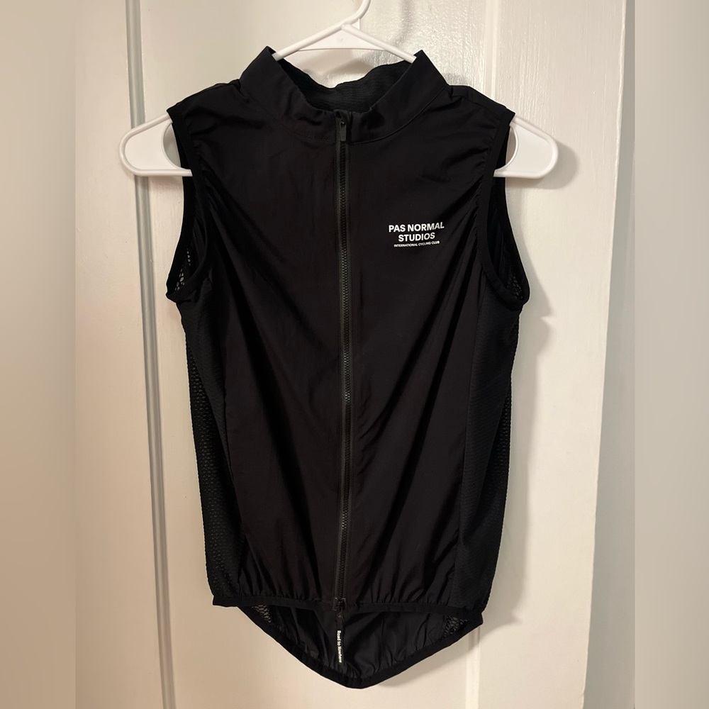 Pas Normal Studios Men's Mechanism Stow Away Gilet.